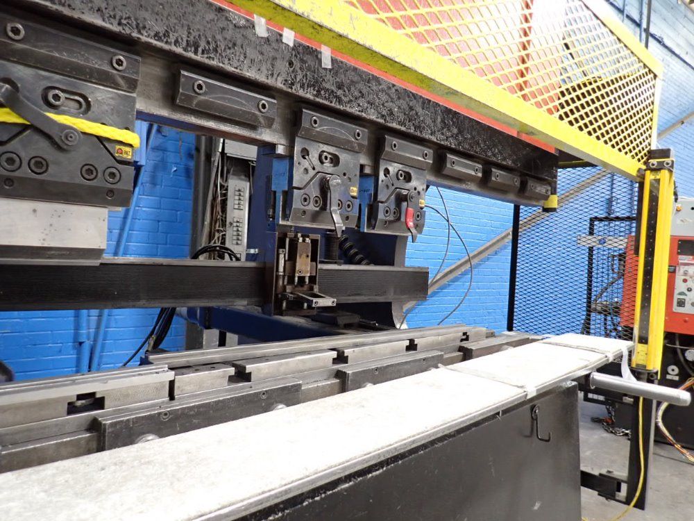 Amada 100 Ton X 120" 1996 Amada Fbd-1030e Press Brake - Fbd-1030e