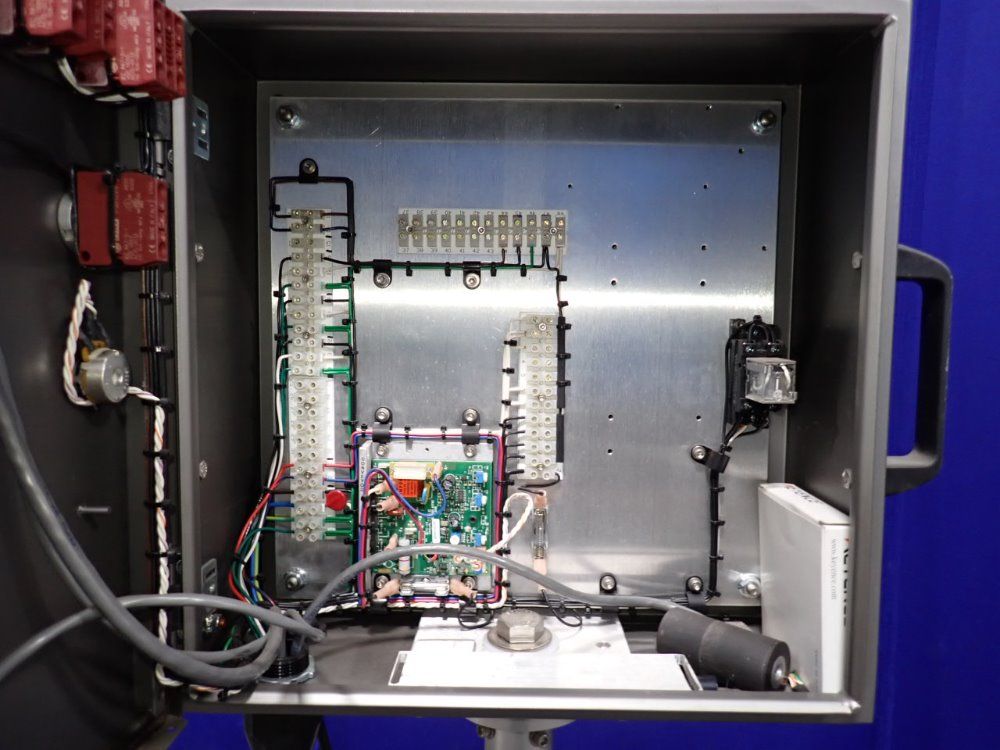 Universal 115" Labeler