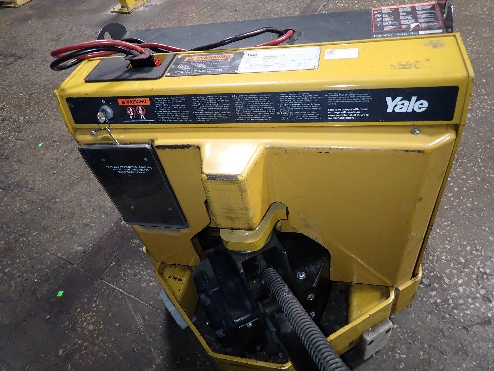 Yale 4000 Lbs Electric Pallet Jack - Mpb040acn24t2748