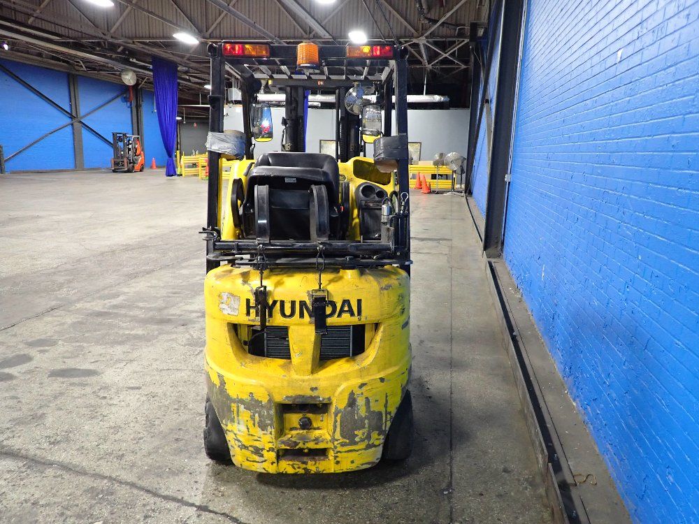 Hyundai 2725 Lbs 15l-7m Propane Forklift - 15l-7m