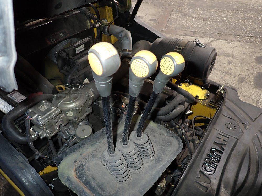 Hyundai 2725 Lbs 15l-7m Propane Forklift - 15l-7m