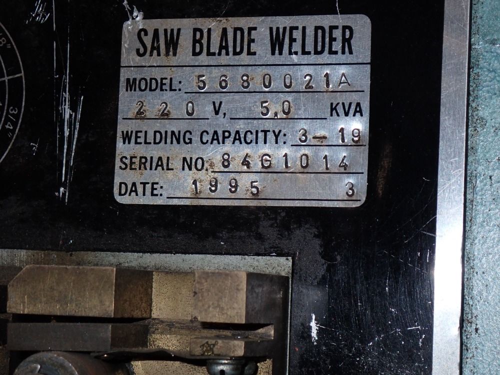 Wilton 19" Throat 8020 Vertical Band Saw - 8020