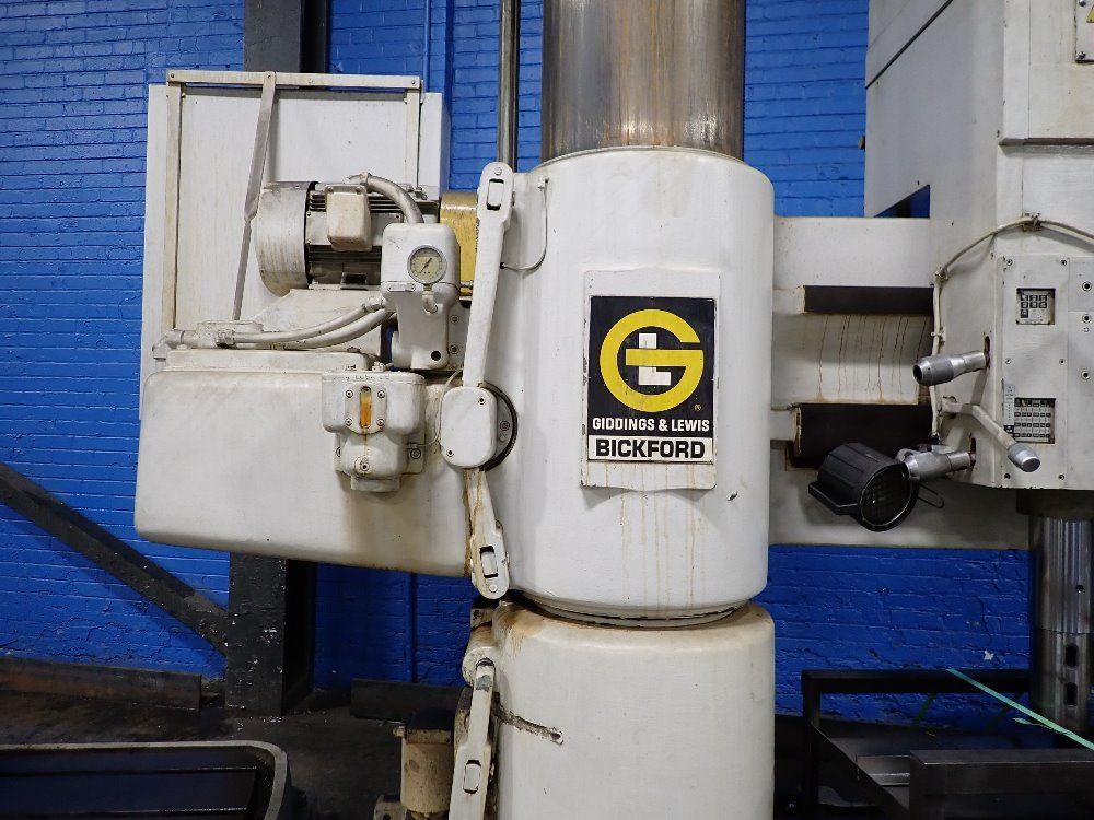 Giddings & Lewis 14" Column X 8' Arm Radial Arm Drill