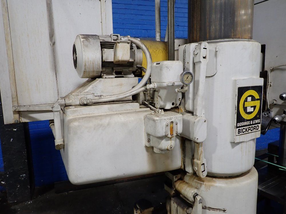 Giddings & Lewis 14" Column X 8' Arm Radial Arm Drill