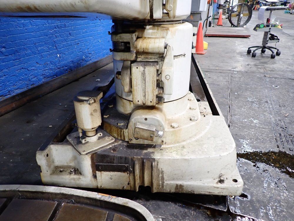 Giddings & Lewis 14" Column X 8' Arm Radial Arm Drill