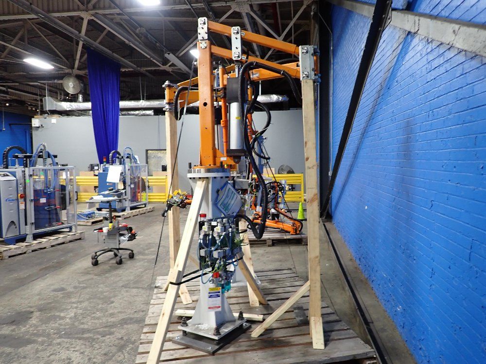 Eckhart Qty: 2 Battery Lift Assist Set