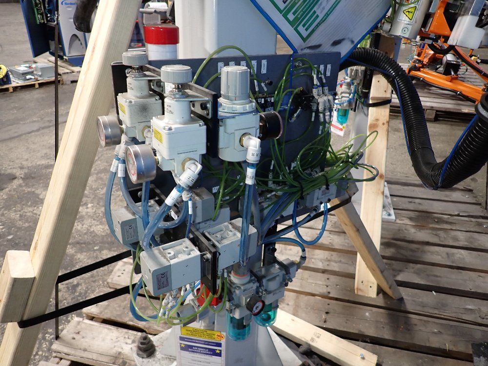 Eckhart Qty: 2 Battery Lift Assist Set