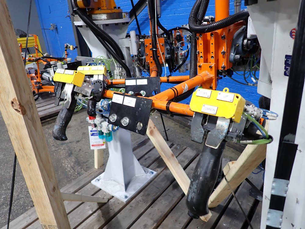 Eckhart Qty: 2 Battery Lift Assist Set