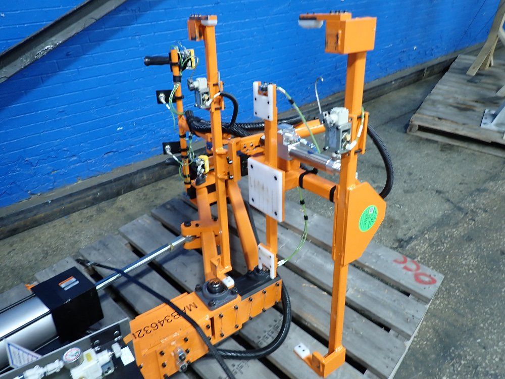 Invio Compression Plate Lift Assist