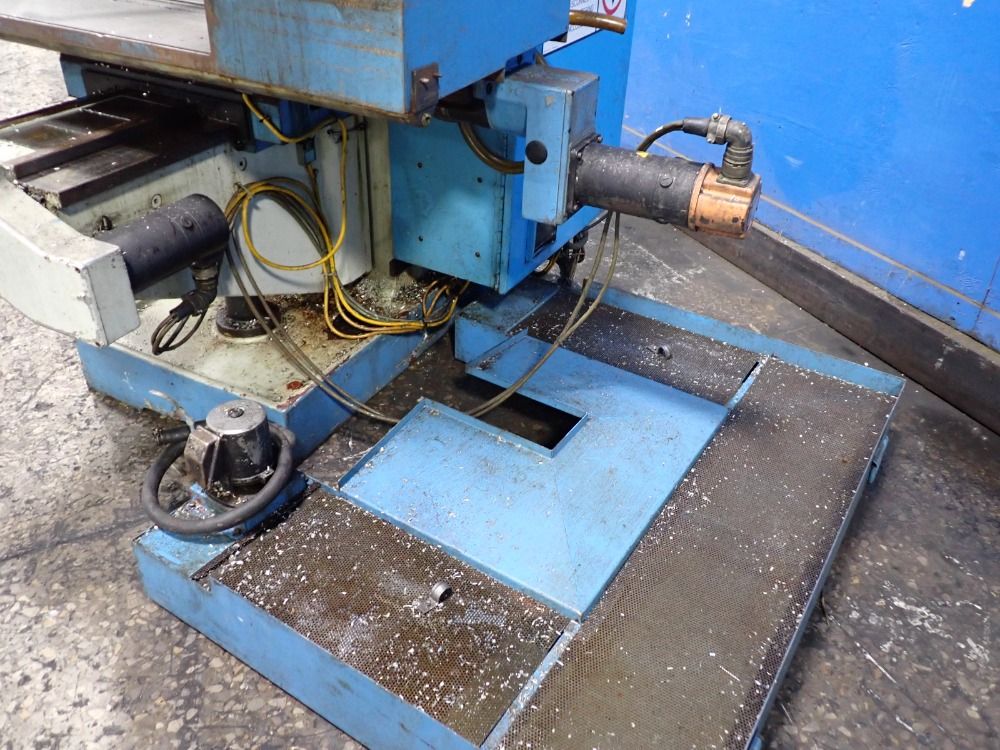 Supermax 8" X 42" Table 1996 Supermax Ycm-40 Cnc Vertical Mill - Ycm-40