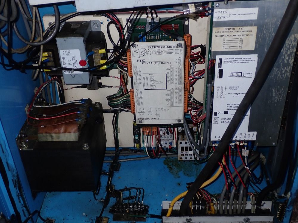 Supermax 8" X 42" Table 1996 Supermax Ycm-40 Cnc Vertical Mill - Ycm-40