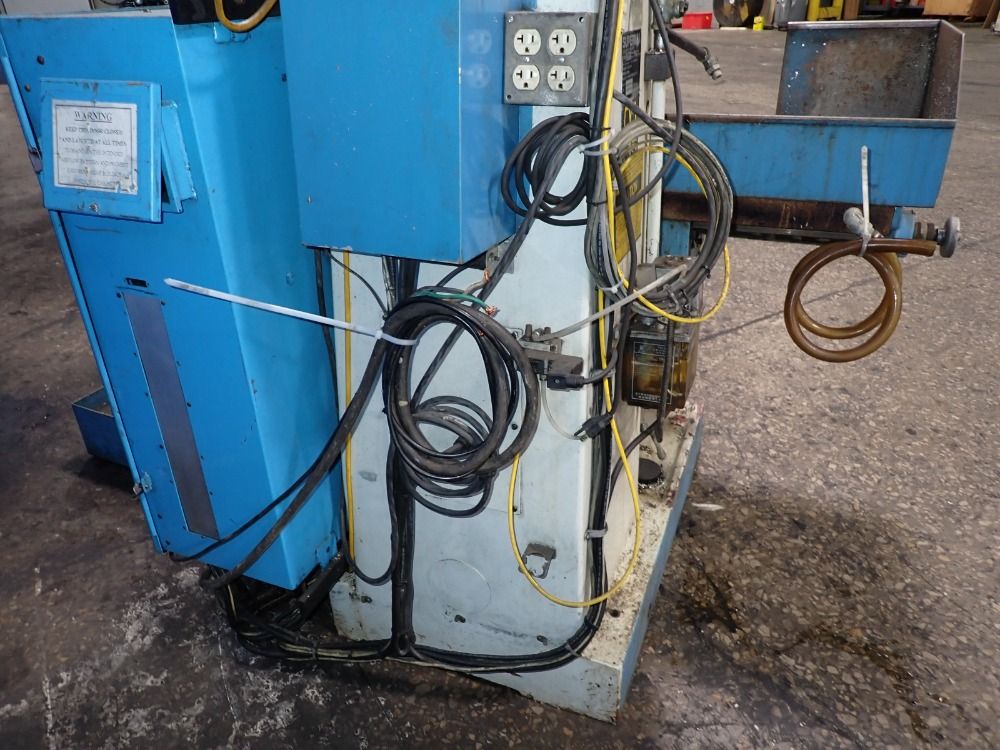 Supermax 8" X 42" Table 1996 Supermax Ycm-40 Cnc Vertical Mill - Ycm-40