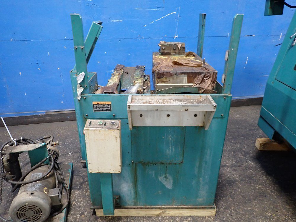 Matsuura 16 1/2" X 31" Cnc Vmc - Ra-3f