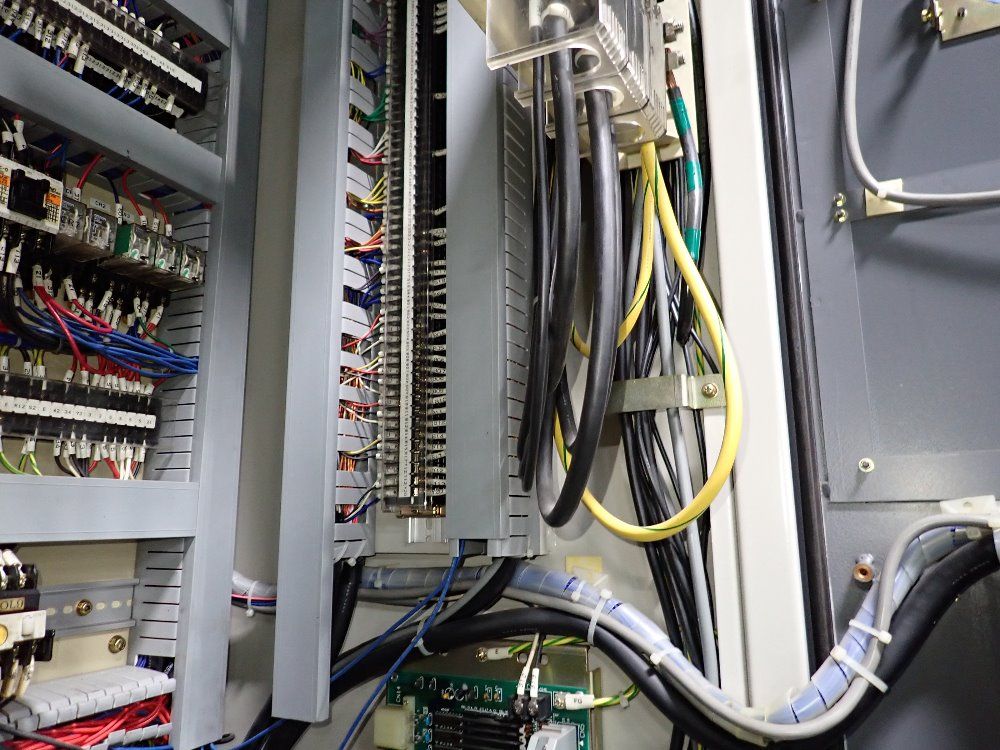 Matsuura 16 1/2" X 31" Cnc Vmc - Ra-3f