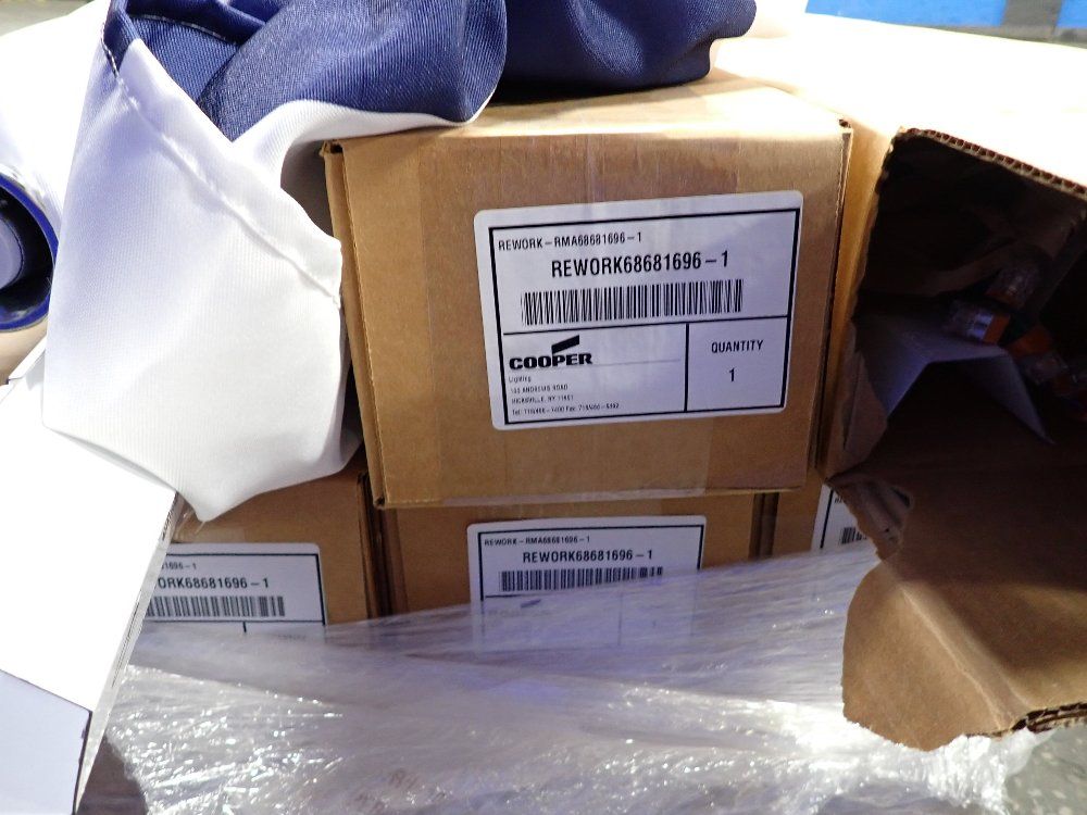 Cooper Recessed Led Luminaire Lighting W/ Curtain