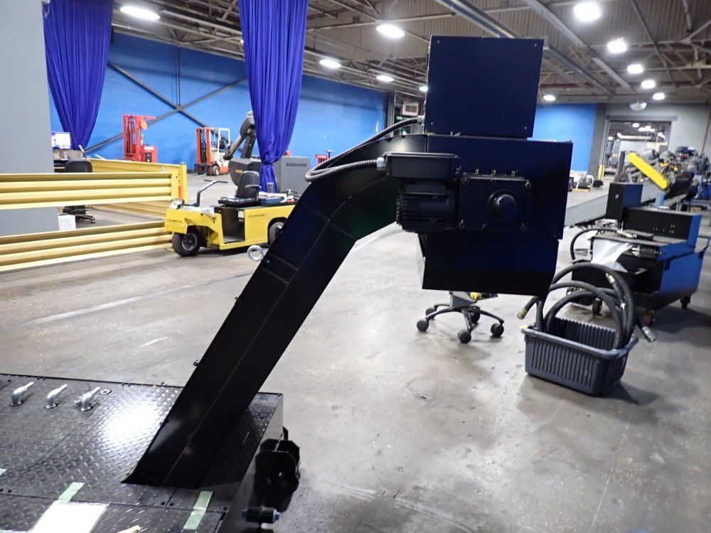 Hakusan Incline Chip Conveyor