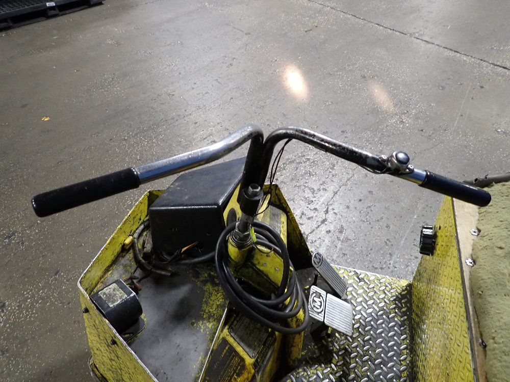 Cushman 898320-8710 Electric Cart - 898320-8710