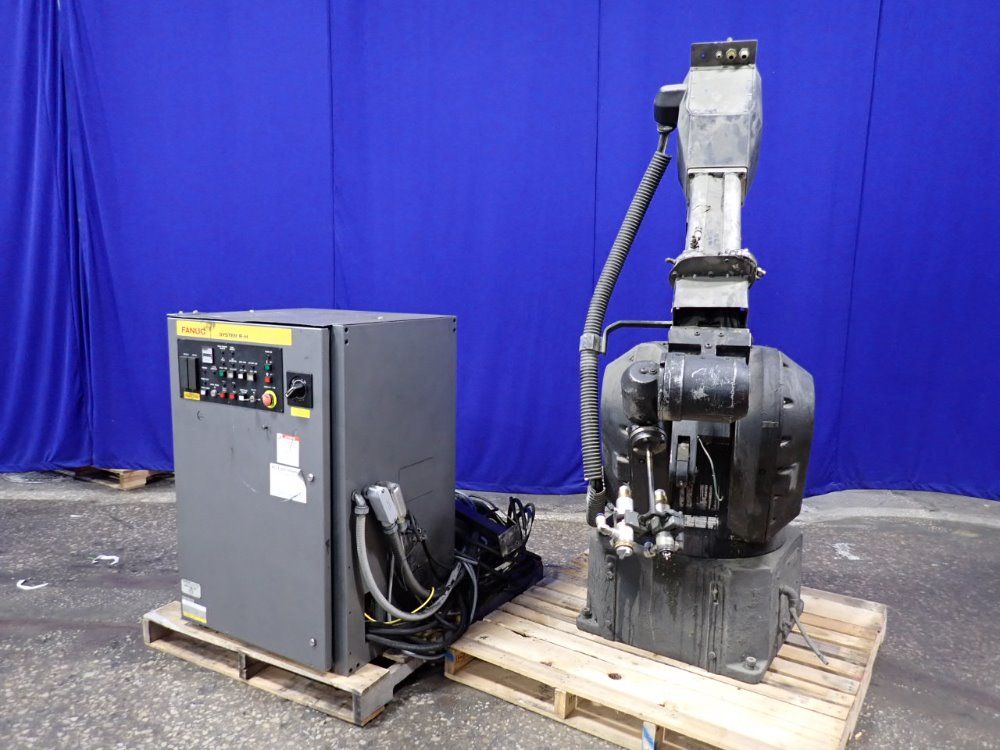 Fanuc P-100 Robot - P-100