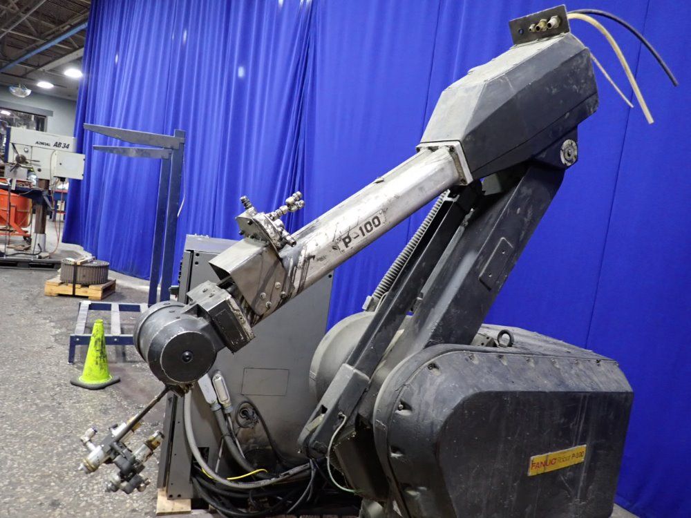 Fanuc P-100 Robot - P-100