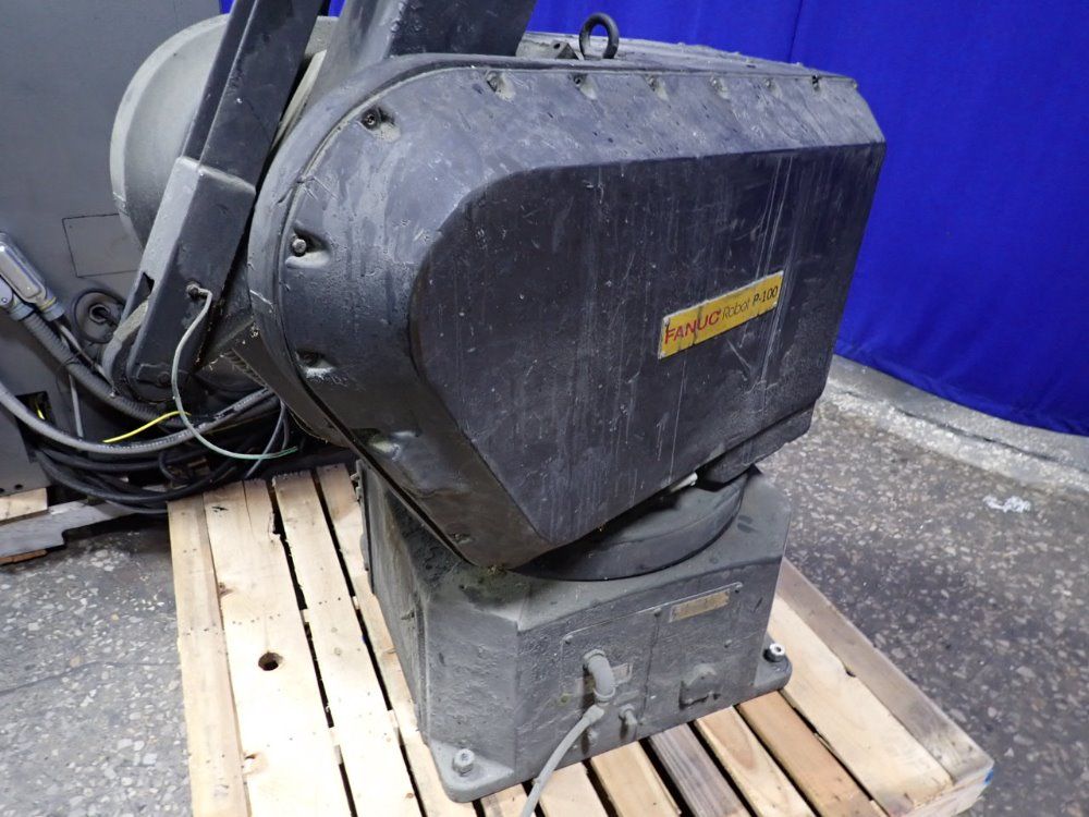 Fanuc P-100 Robot - P-100