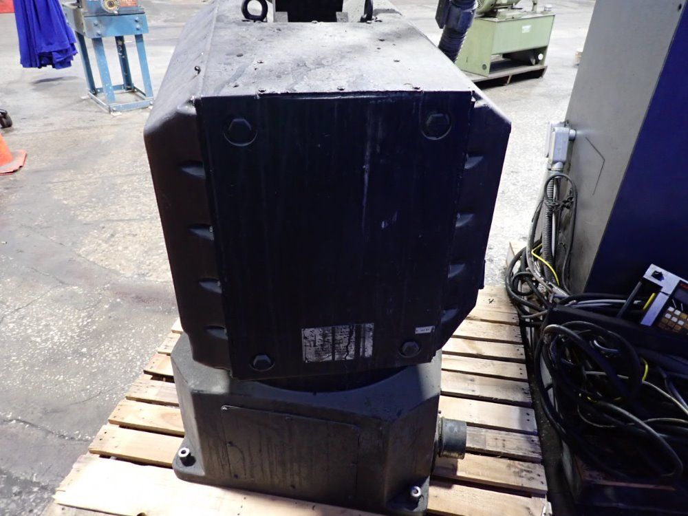 Fanuc P-100 Robot - P-100