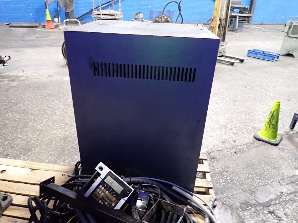 Fanuc P-100 Robot - P-100