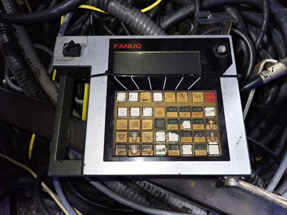 Fanuc P-100 Robot - P-100