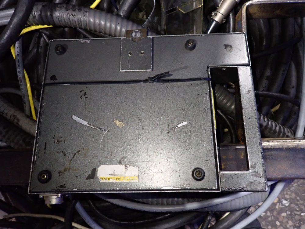 Fanuc P-100 Robot - P-100