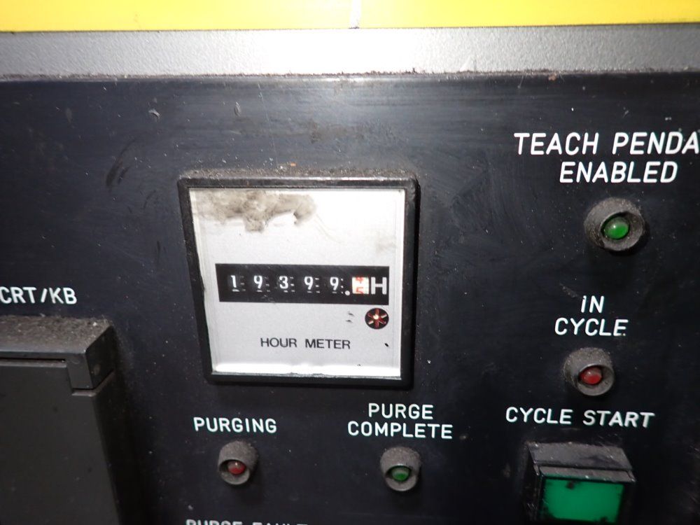 Fanuc P-100 Robot - P-100