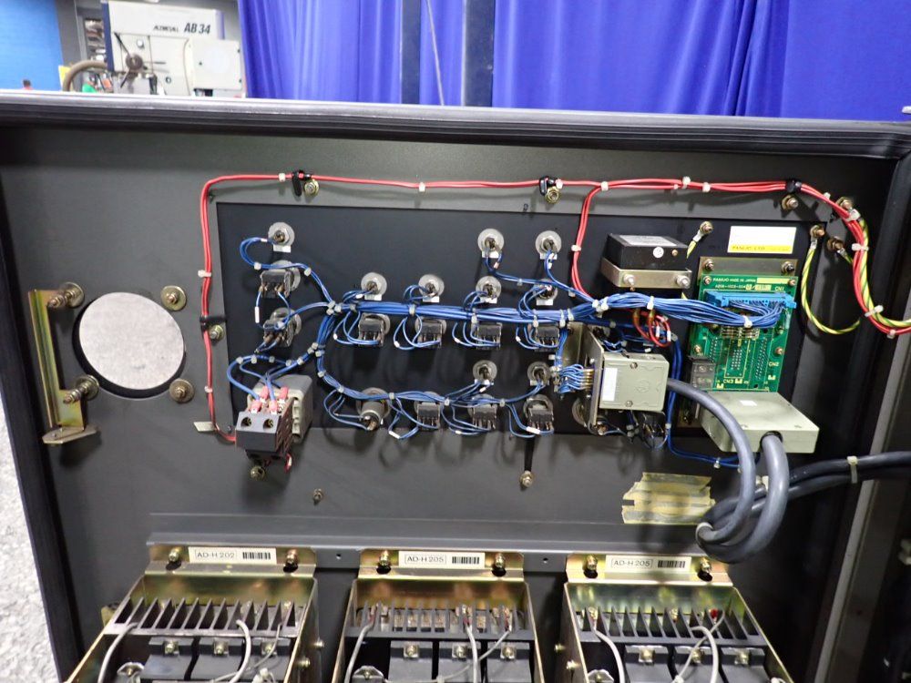 Fanuc P-100 Robot - P-100