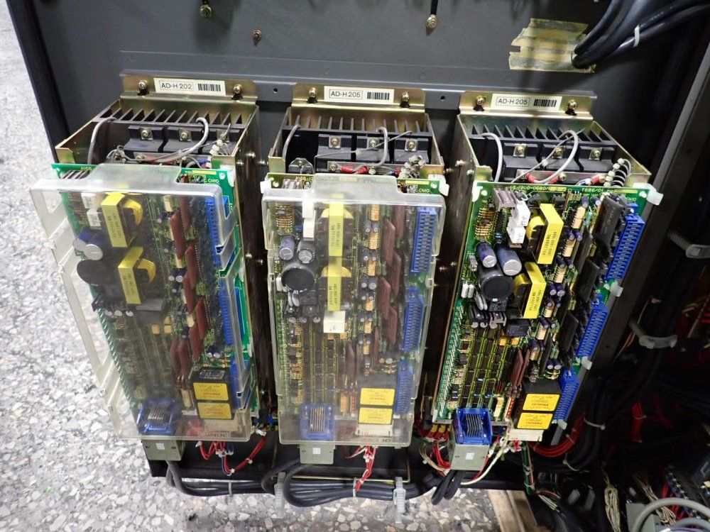 Fanuc P-100 Robot - P-100