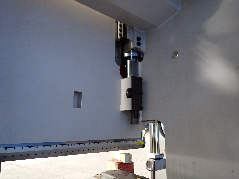 Bystronic 2000 Kn X 3100 Mm 2012 Bystronic Xpert 200x3100 Press Brake - Xpert 200x3100