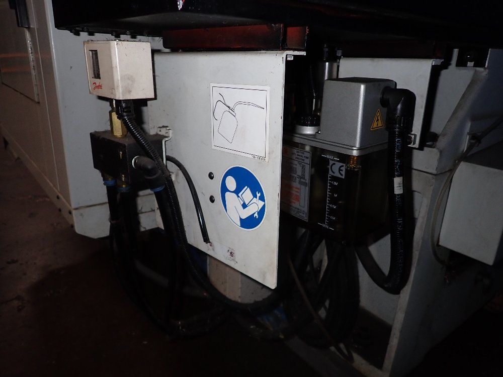 Hurco 14"x30" Table 2007 Hurco Vm1 Cnc Vmc - Vm1