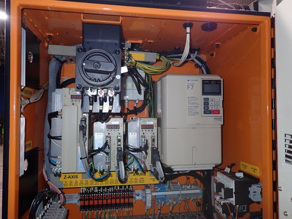 Hurco 14"x30" Table 2007 Hurco Vm1 Cnc Vmc - Vm1