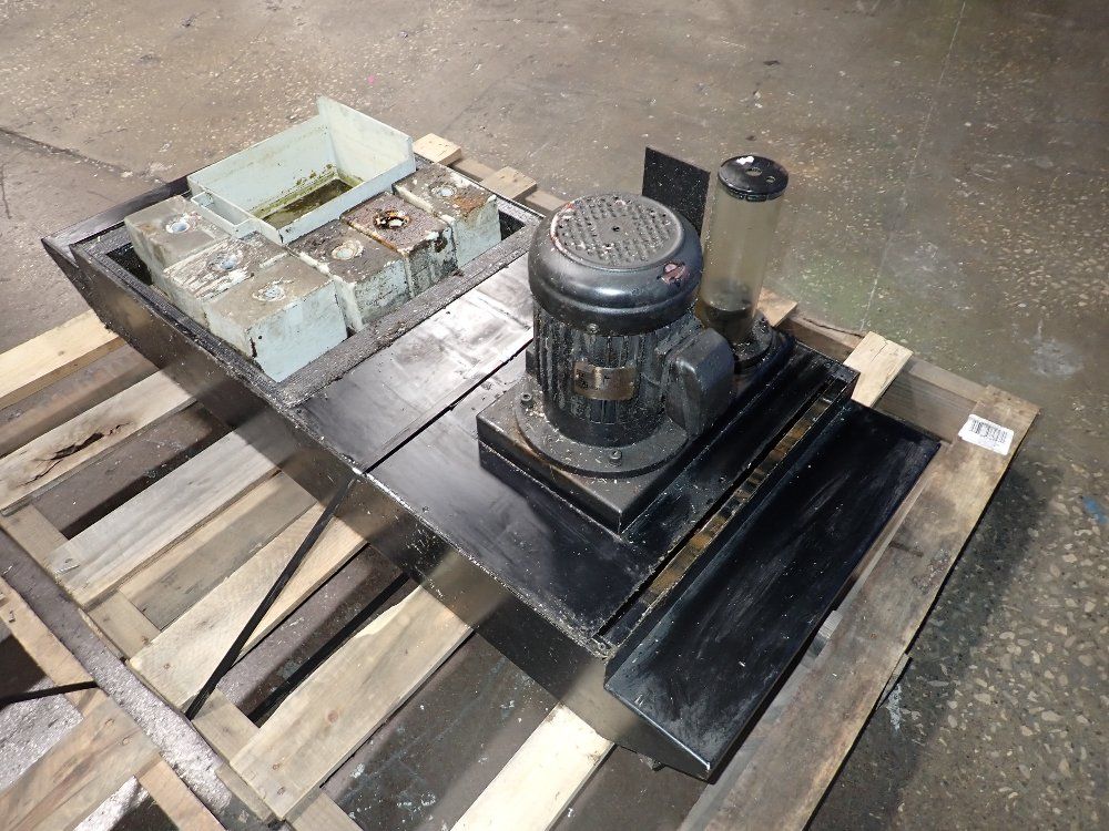 Hurco 14"x30" Table 2007 Hurco Vm1 Cnc Vmc - Vm1