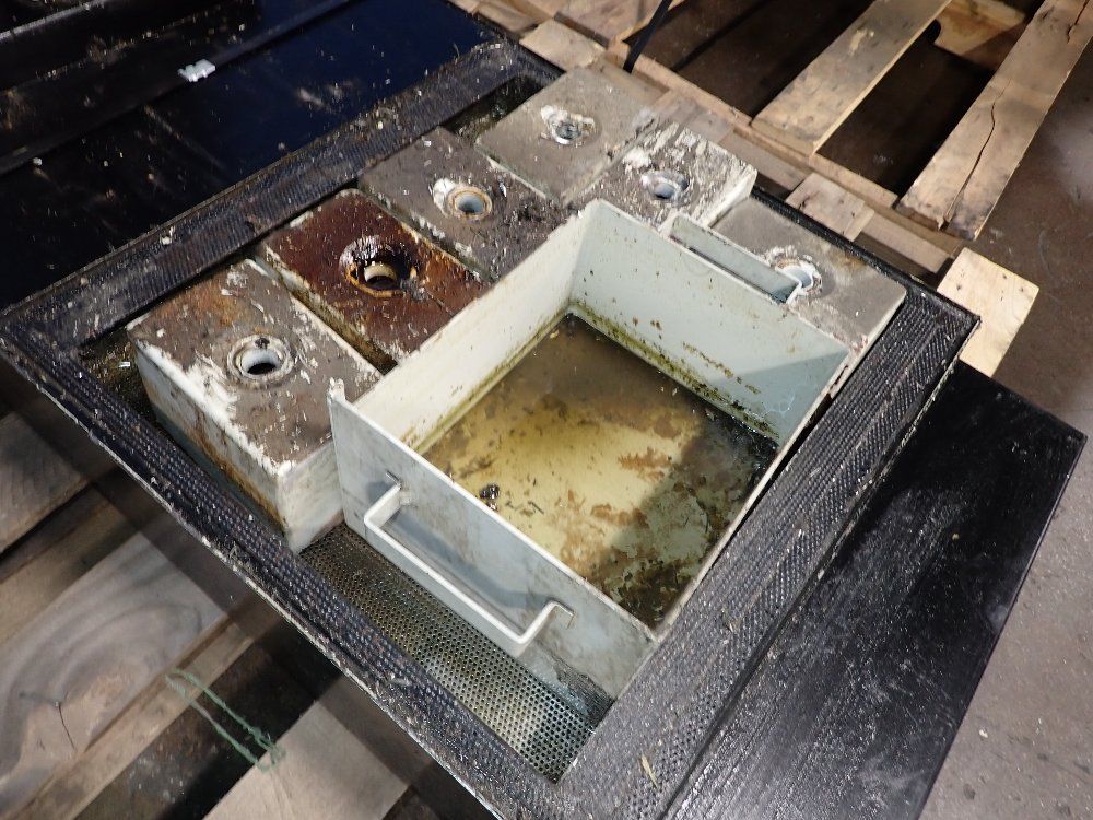 Hurco 14"x30" Table 2007 Hurco Vm1 Cnc Vmc - Vm1