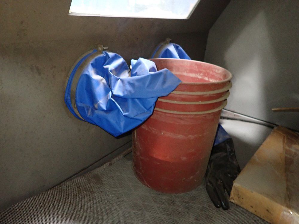 Trinco 48" X 47" X 31" 48x48sl/pc Blast Cabinet - 48x48sl/pc