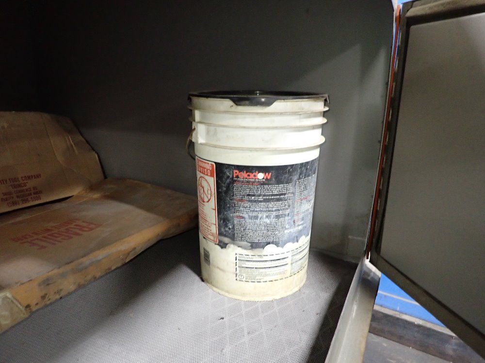 Trinco 48" X 47" X 31" 48x48sl/pc Blast Cabinet - 48x48sl/pc