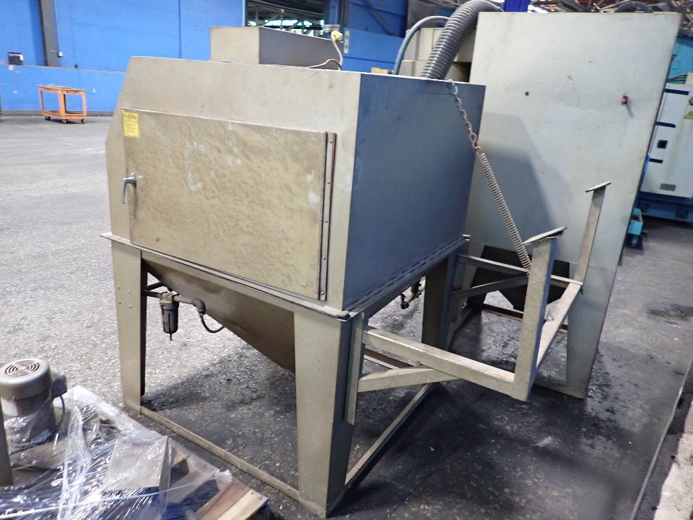 Trinco 48" X 47" X 31" 48x48sl/pc Blast Cabinet - 48x48sl/pc