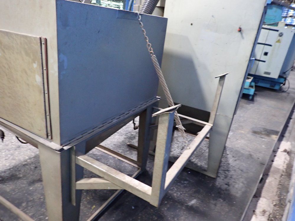 Trinco 48" X 47" X 31" 48x48sl/pc Blast Cabinet - 48x48sl/pc