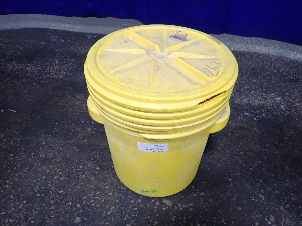 18" X 20 1/2" Plastic Container
