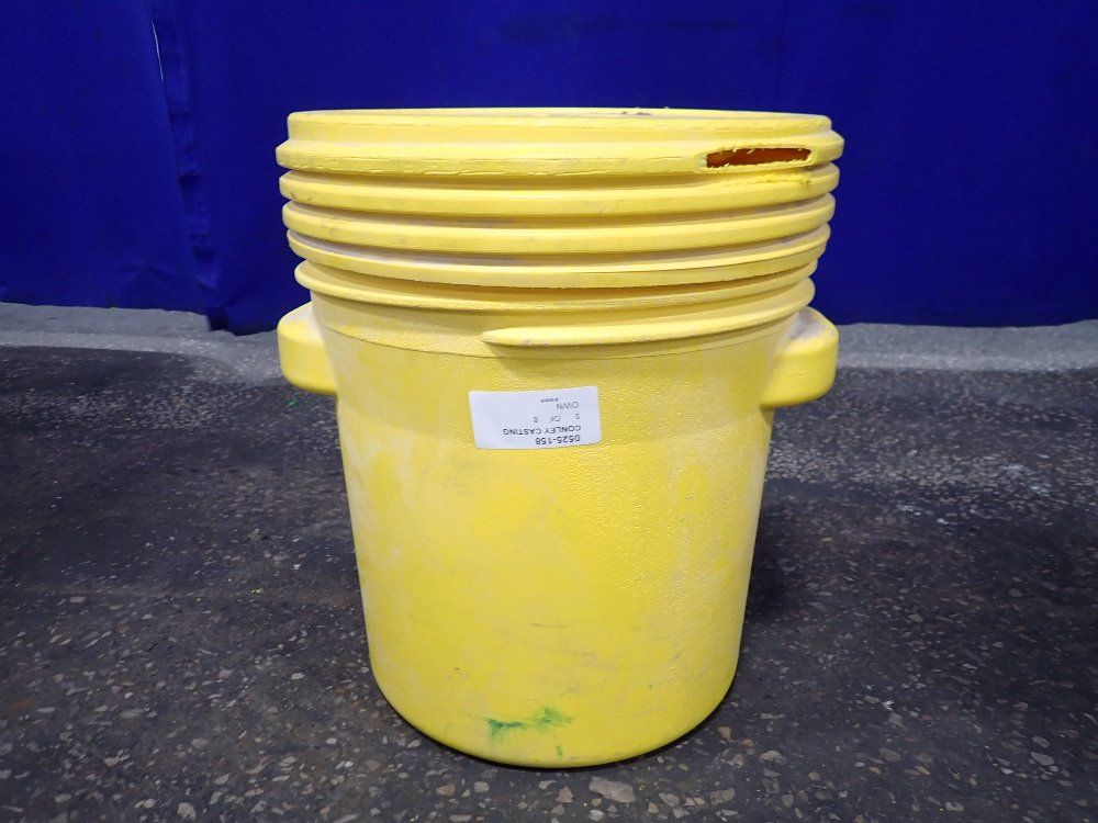 18" X 20 1/2" Plastic Container