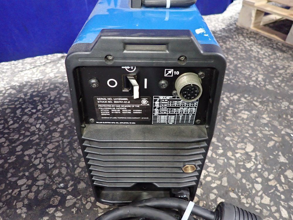 Miller 200 Amp Maxstar 200 Welder - Maxstar 200
