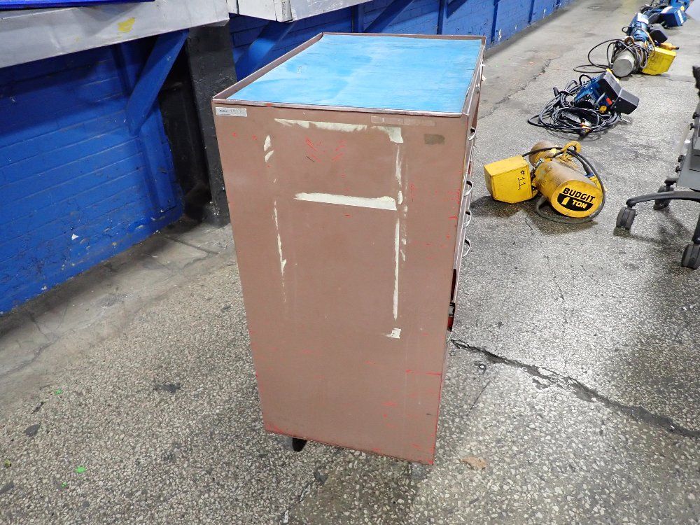 Proto 16"x10" Small Drawers, 16"x22" Large Drawers 9 Drawer Mobile Tool Cabinet