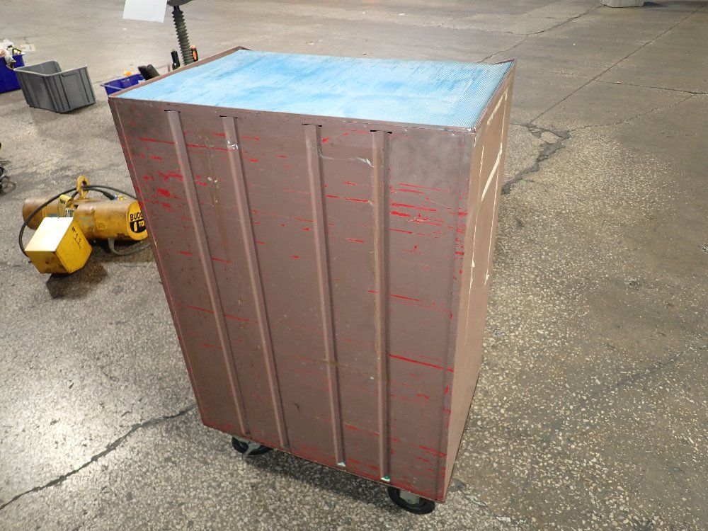 Proto 16"x10" Small Drawers, 16"x22" Large Drawers 9 Drawer Mobile Tool Cabinet