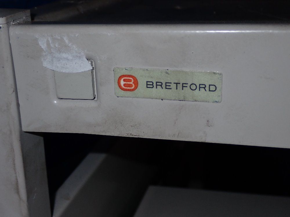 Bretford 32" X 24" X 33" Cart