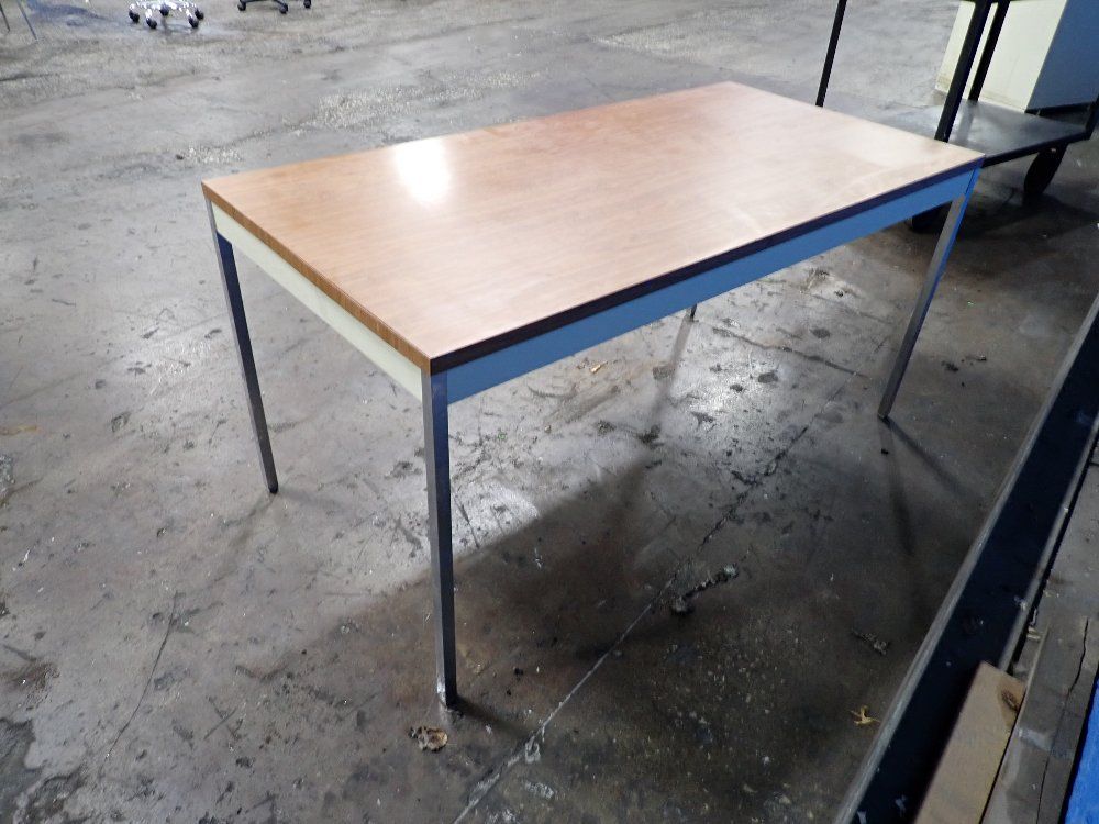 60" X 30" X 29" Table