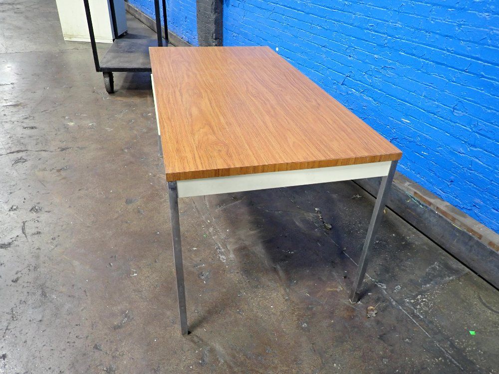 60" X 30" X 29" Table