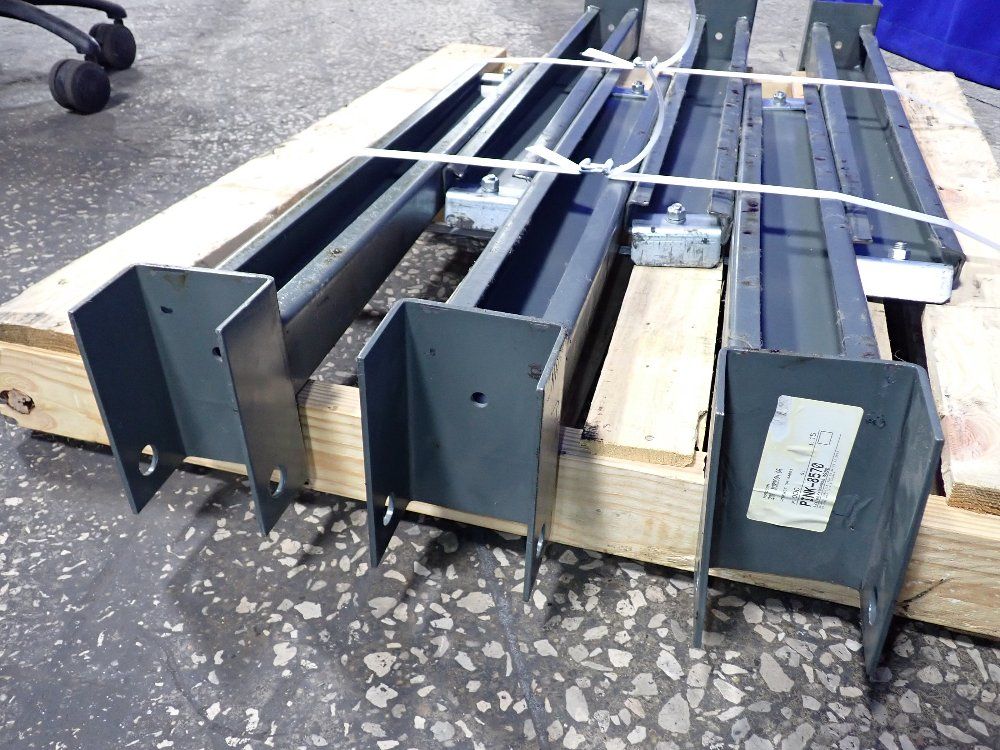 39" Cantilever Rack Arms