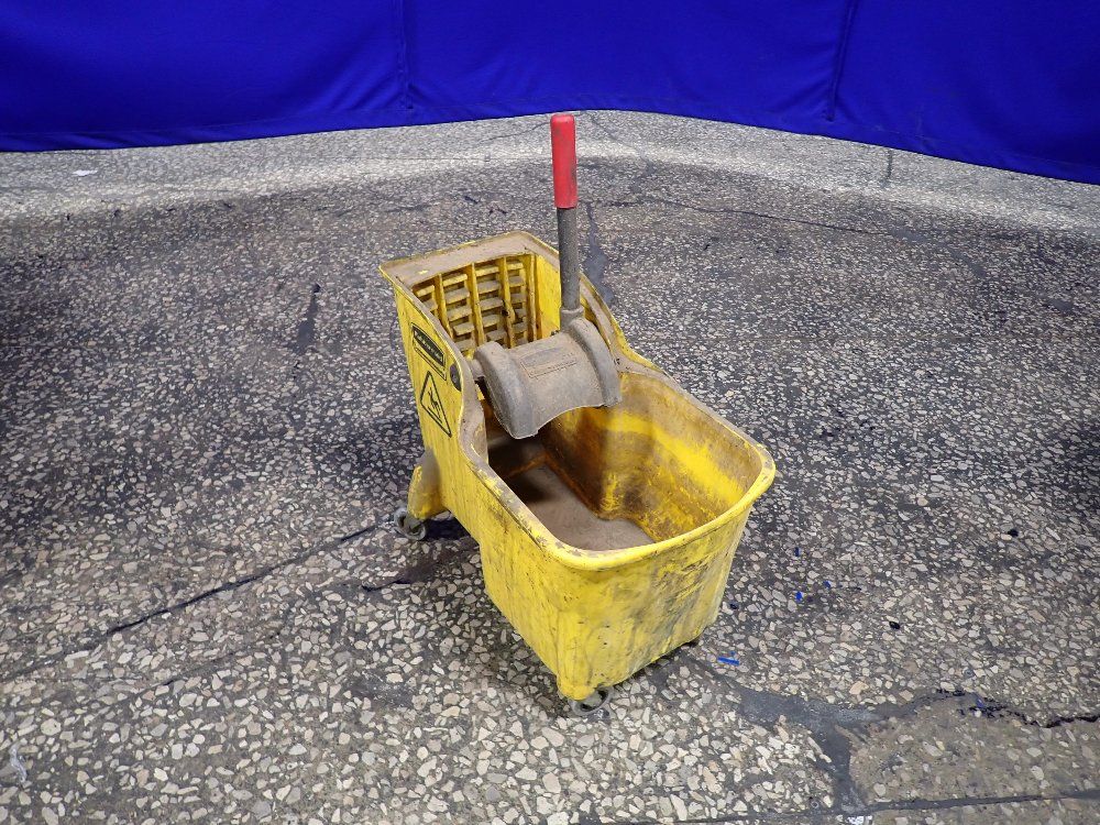 Rubbermaid 20"x12" Bucket Mop Bucket